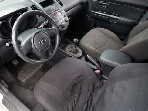 Used 2011 Kia Soul FWD image 16