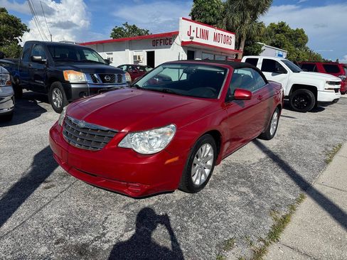 Used 2010 Chrysler Sebring Touring FWD image 4