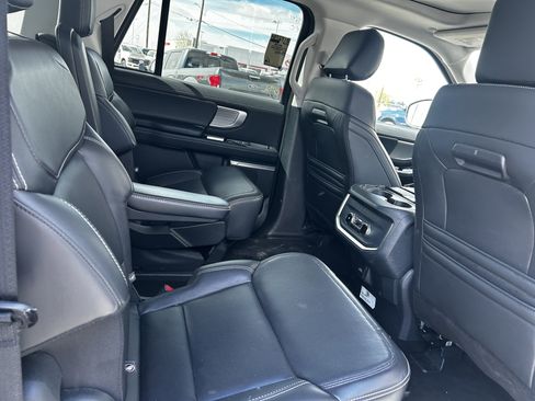 Certified 2025 Ford Expedition Max Platinum AWD/4WD image 12