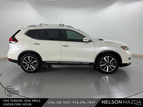 Used 2018 Nissan Rogue SL w/ Premium Package FWD image 5
