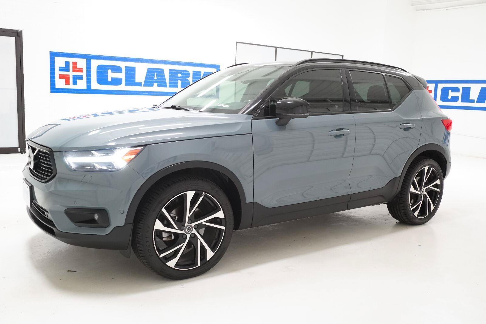 Used 2021 Volvo XC40 T4 R-Design w/ Protection Package Premier FWD image 29