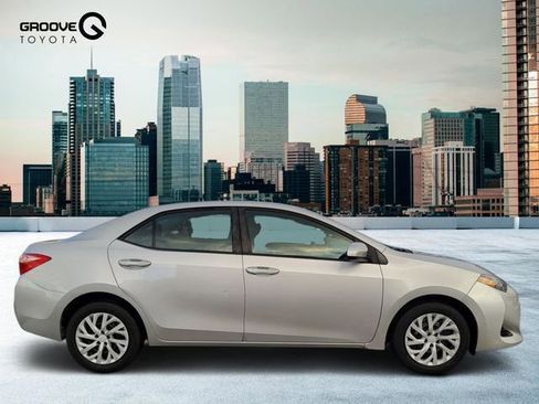 Used 2018 Toyota Corolla LE image 7