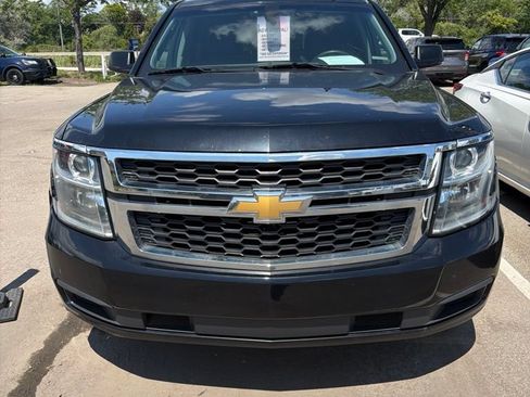 Used 2019 Chevrolet Tahoe 2WD w/ Remote Keyless Entry Package image 2