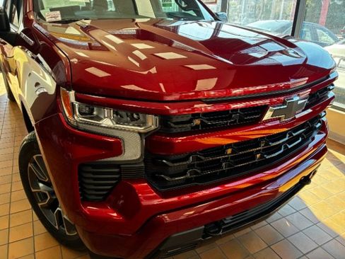 Used 2023 Chevrolet Silverado 1500 RST image 2