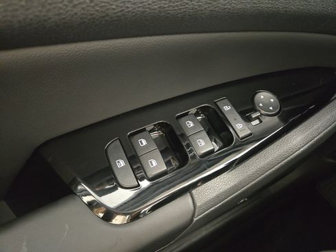 Used 2024 Kia Sportage SX image 28