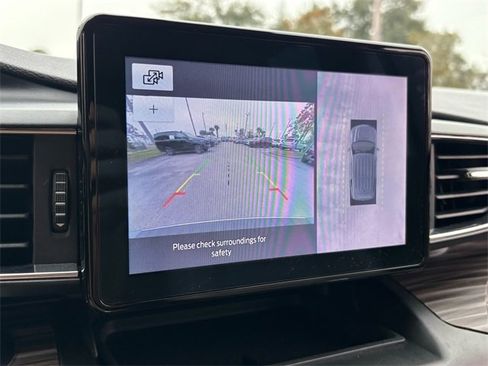 Used 2020 Ford Explorer Limited image 30