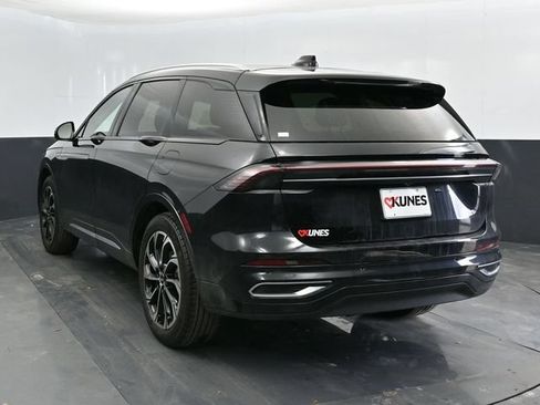 Used 2024 Lincoln Nautilus Reserve AWD/4WD image 4