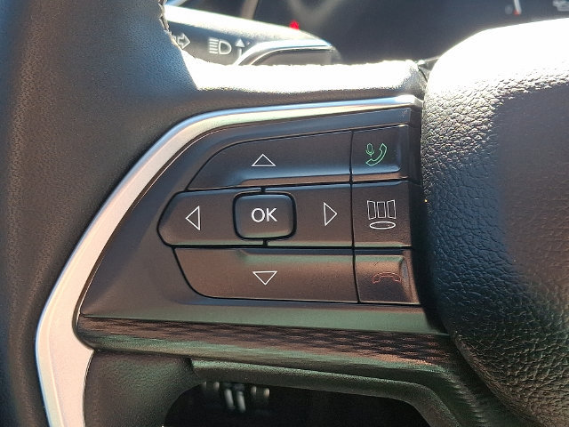 Used 2024 Jeep Grand Cherokee L Altitude AWD/4WD image 22