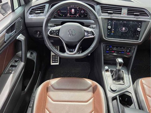 Used 2024 Volkswagen Tiguan SEL R-Line image 10