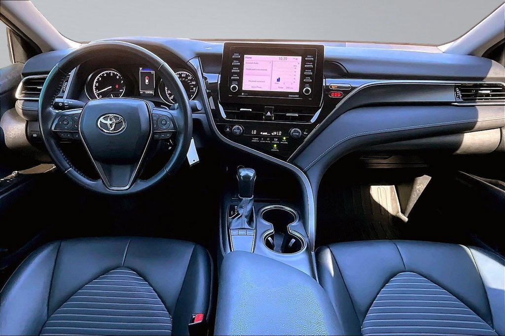 Used 2022 Toyota Camry SE w/ Carpet Mat Package (TMS) FWD image 9
