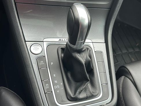 Used 2017 Volkswagen Golf Alltrack SE image 29