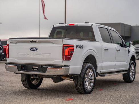 Used 2024 Ford F150 Lariat w/ FX4 Off-Road Package image 7