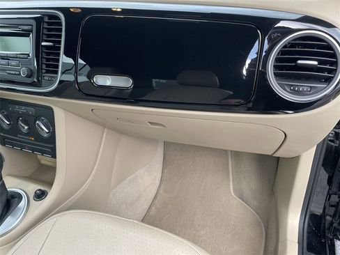 Used 2015 Volkswagen Beetle 1.8T image 27