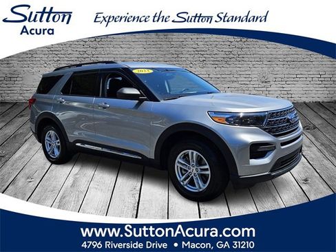 Used 2023 Ford Explorer XLT image 1