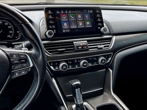 Used 2018 Honda Accord Touring image 7