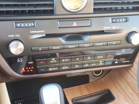 Used 2020 Lexus RX 350L Premium image 17