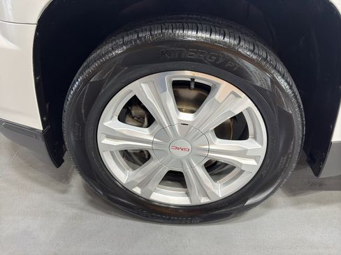 Used 2017 GMC Terrain SLE w/ Convenience Package image 9