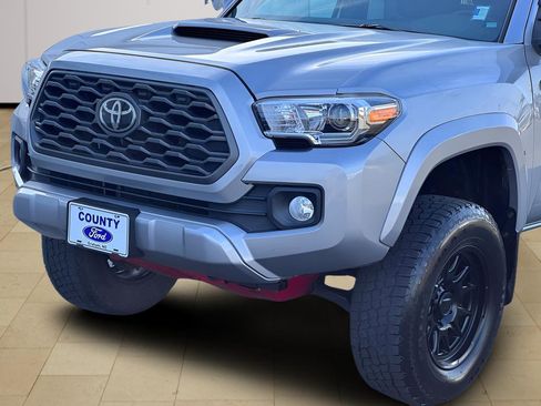 Used 2020 Toyota Tacoma TRD Sport w/ Blackout Package image 37