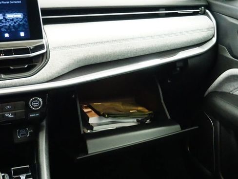 Certified 2022 Jeep Compass Latitude image 21