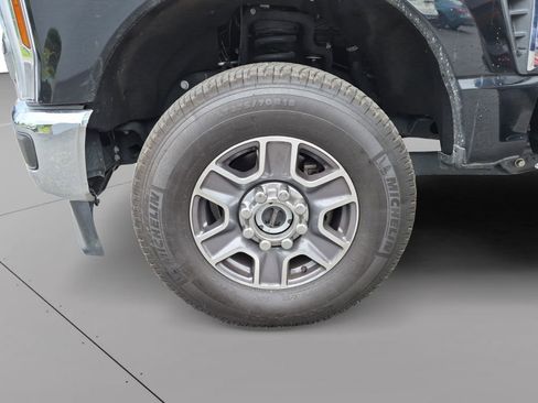 Used 2024 Ford F250 Lariat AWD/4WD image 38