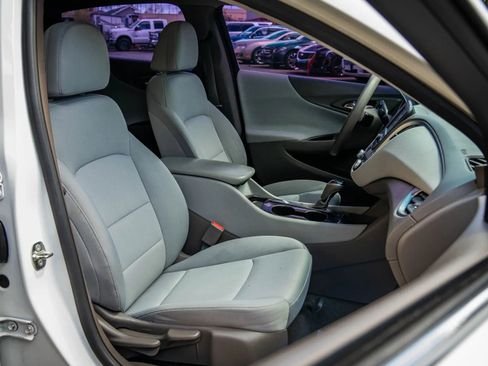 Used 2018 Chevrolet Malibu LS FWD image 8