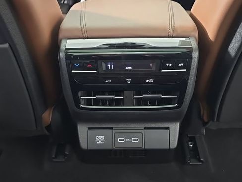 Used 2024 Acura MDX SH-AWD w/ Technology Package image 26
