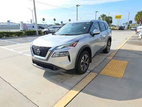 Used 2023 Nissan Rogue SV FWD image 7