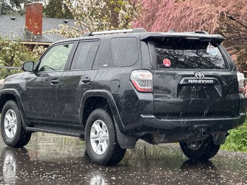Used 2024 Toyota 4Runner SR5 image 6