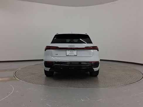 Used 2024 Audi Q8 e-tron Premium Plus w/ Premium Plus Package image 10