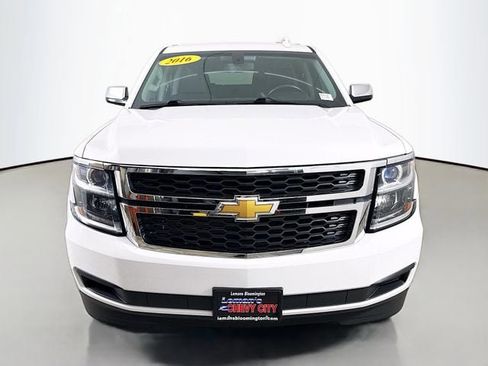 Used 2016 Chevrolet Suburban LS RWD image 2