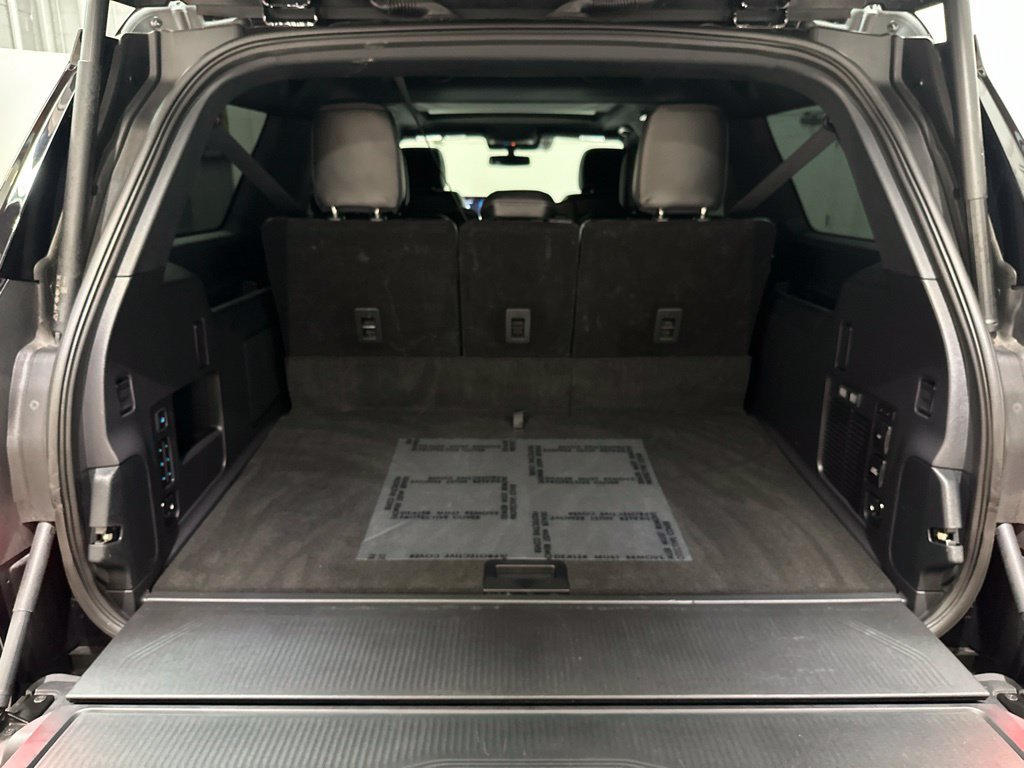 Used 2025 Ford Expedition Max Platinum w/ Stealth Performance Package AWD/4WD image 36