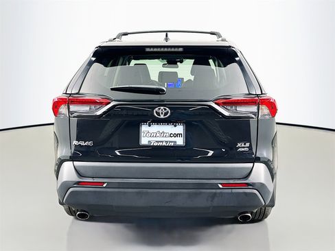 Certified 2023 Toyota RAV4 XLE Premium image 6