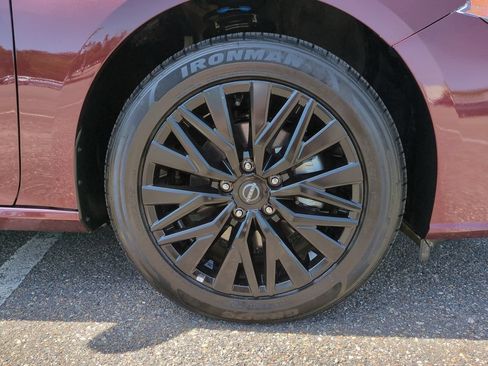 Used 2025 Nissan Altima 2.5 SV w/ SV Special Edition Package AWD/4WD image 11