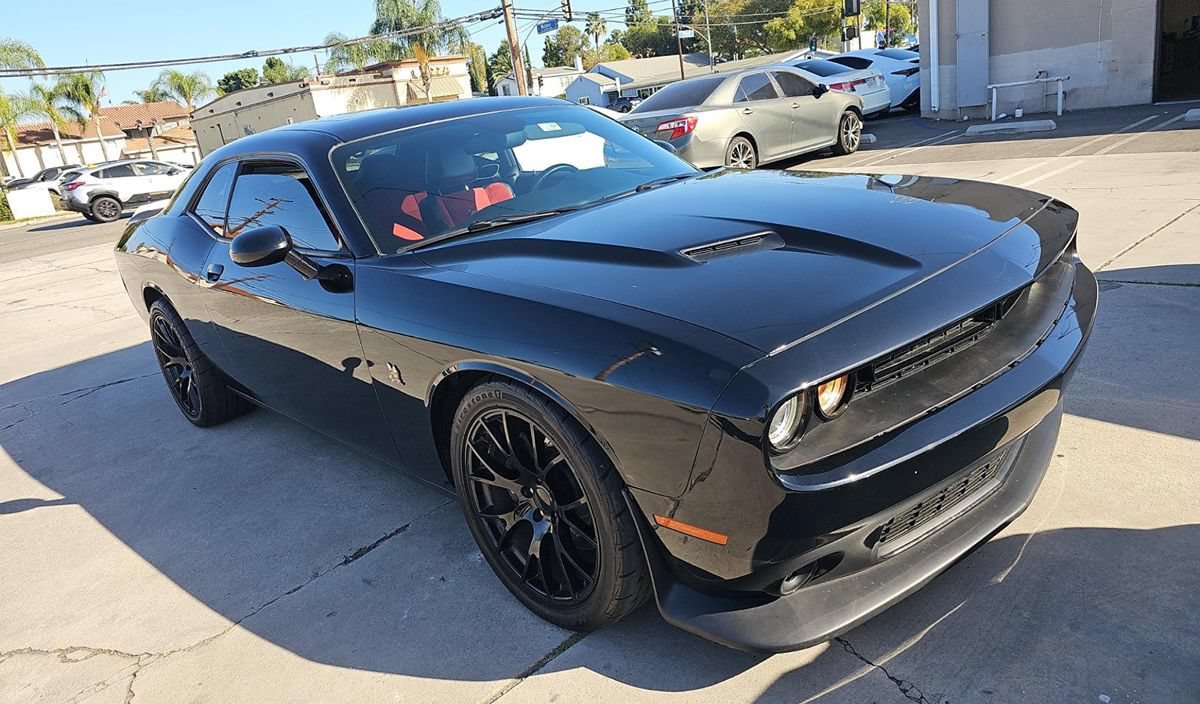 Used 2015 Dodge Challenger R/T Scat Pack w/ Leather Interior Group RWD image 3