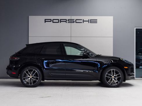 Certified 2026 Porsche Macan AWD/4WD image 8