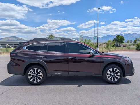 Used 2025 Subaru Outback Touring XT AWD/4WD image 2