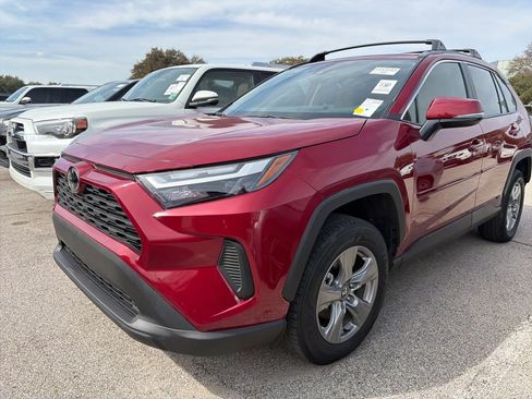 Used 2025 Toyota RAV4 XLE w/ Convenience Package image 1