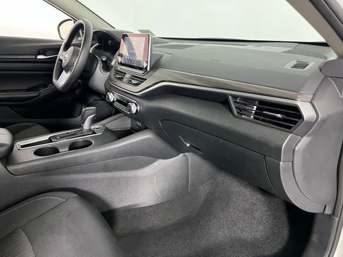 Used 2025 Nissan Altima 2.5 SV image 30