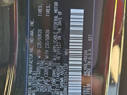 Used 2025 Toyota Sienna XSE image 37