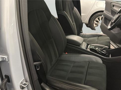Used 2022 Volvo XC40 T5 R-Design AWD/4WD image 14
