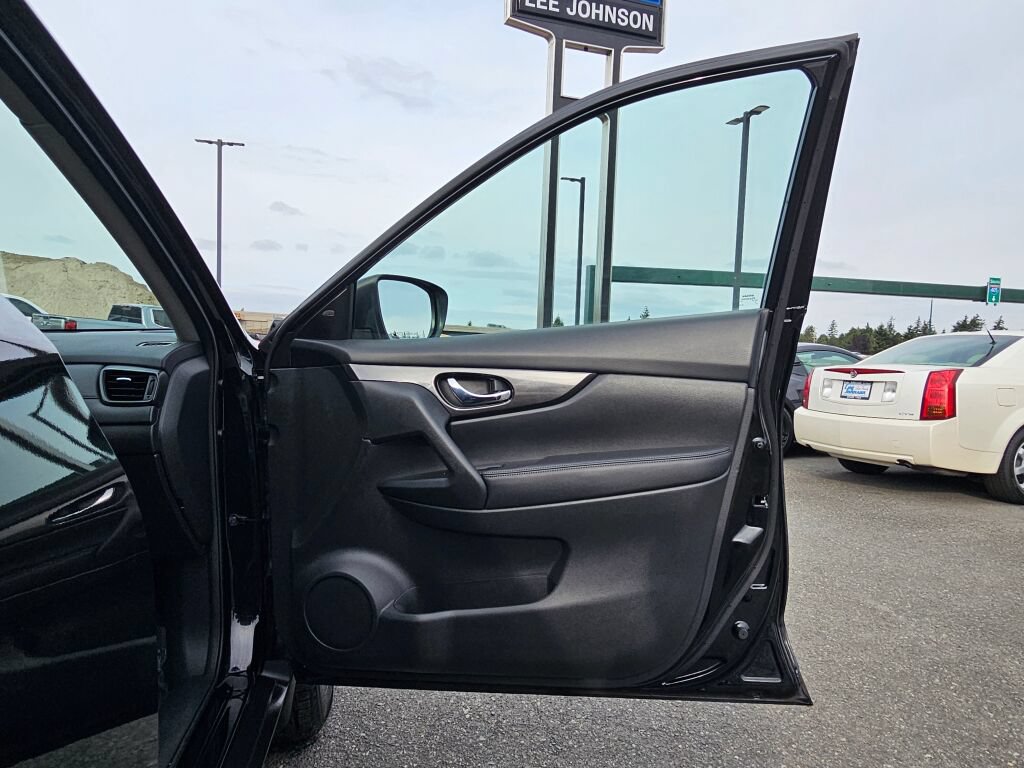 Used 2018 Nissan Rogue S w/ S Value Package AWD/4WD image 30