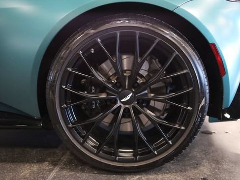 Used 2023 Aston Martin V8 Vantage Roadster RWD image 18