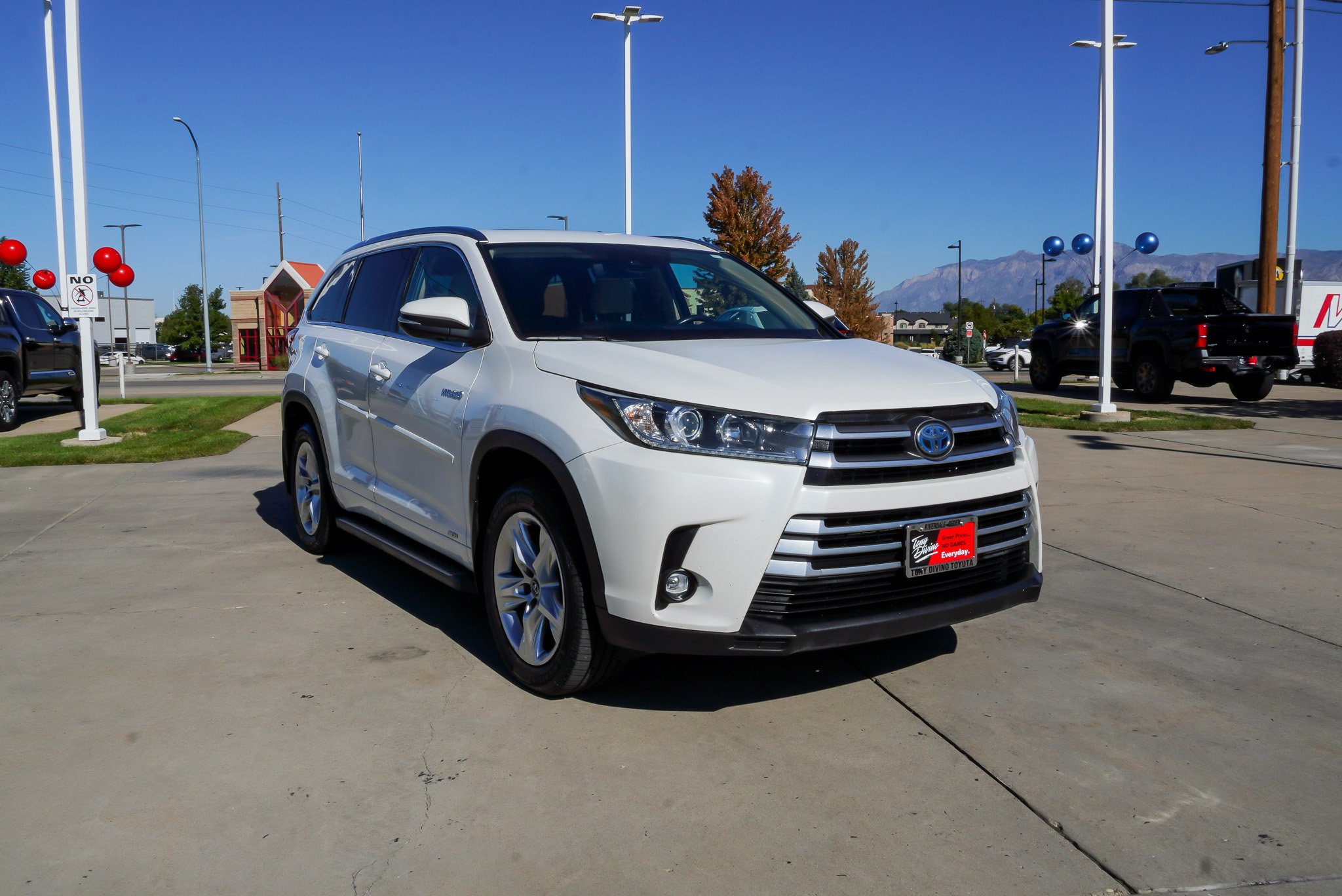 Used 2019 Toyota Highlander Limited AWD/4WD image 2