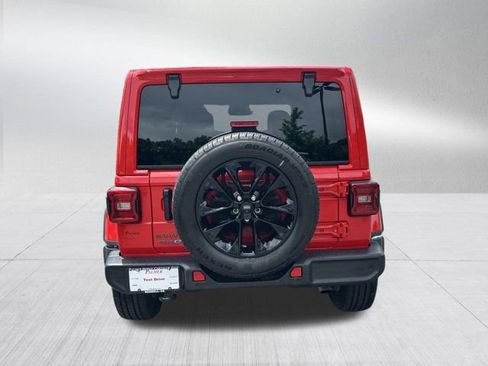 Used 2025 Jeep Wrangler Unlimited Sahara w/ Safety Group AWD/4WD image 7