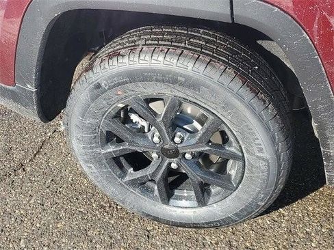 New 2026 Jeep Grand Cherokee Altitude AWD/4WD image 5