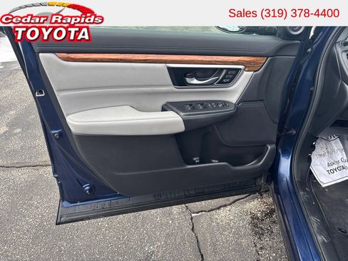 Used 2020 Honda CR-V Touring image 11