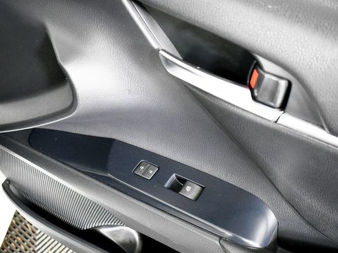 Used 2018 Toyota Camry LE image 26