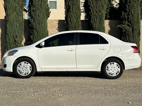 Used 2012 Toyota Yaris Sedan image 7