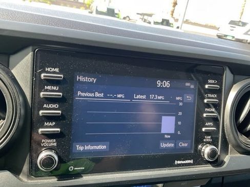 Used 2022 Toyota Tacoma SR AWD/4WD image 19