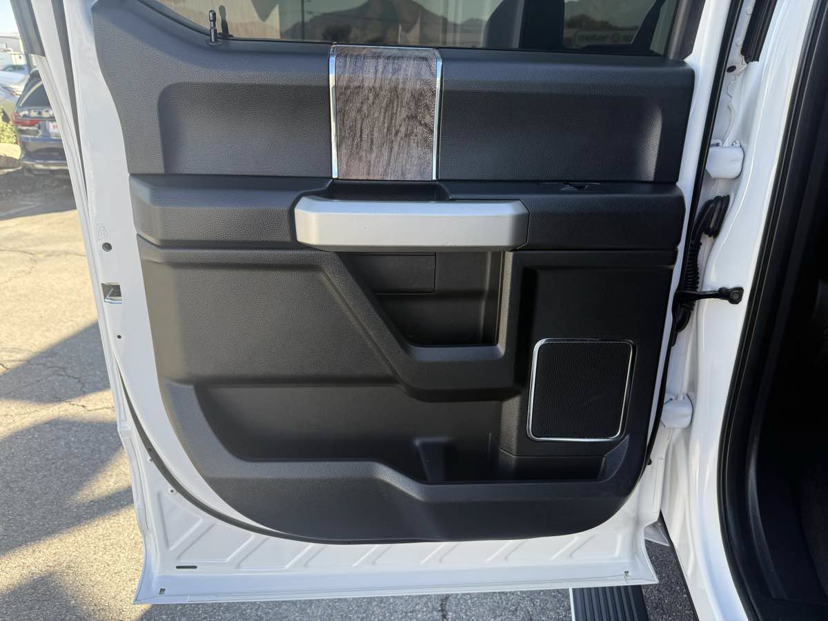 Used 2019 Ford F250 Lariat w/ Lariat Ultimate Package AWD/4WD image 13